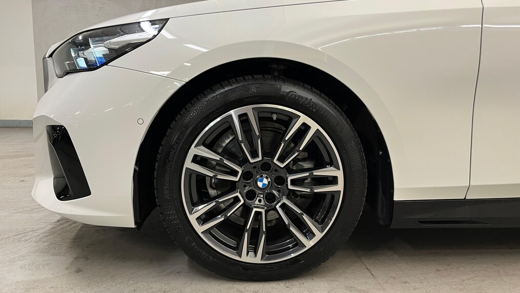BMW Serii 5, 520
