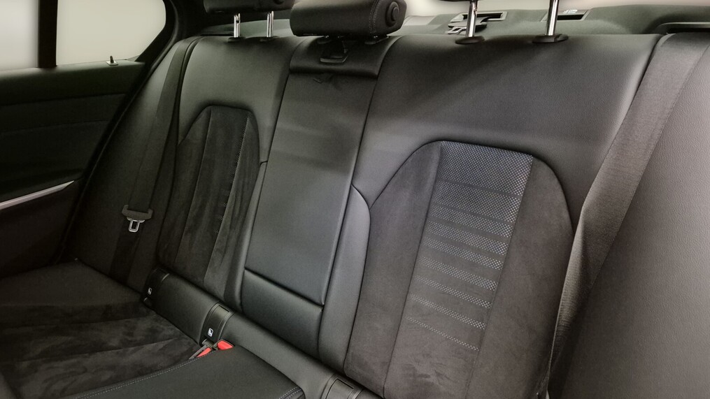 BMW Serii 3, 320