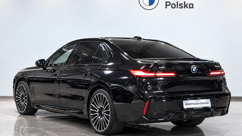 BMW Serii 7, 740