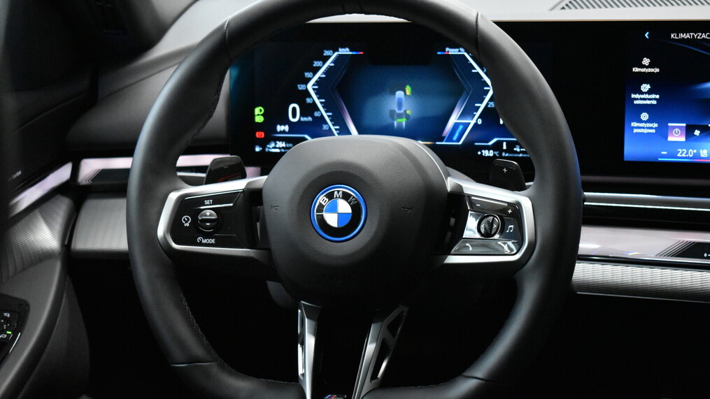 BMW Serii 5, 530
