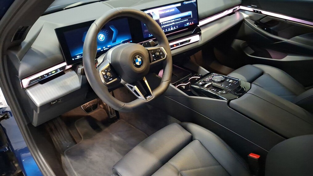 BMW Serii 5, 520