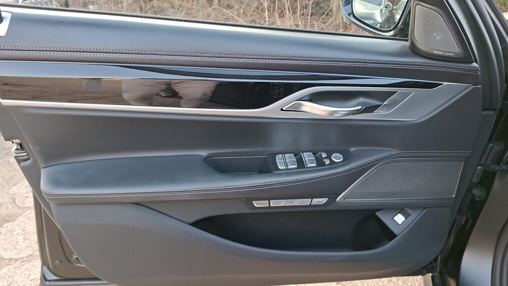 BMW Serii 7, 750