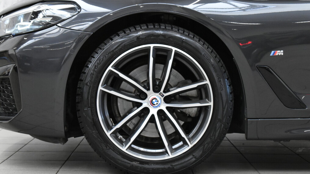 BMW Serii 5, 520