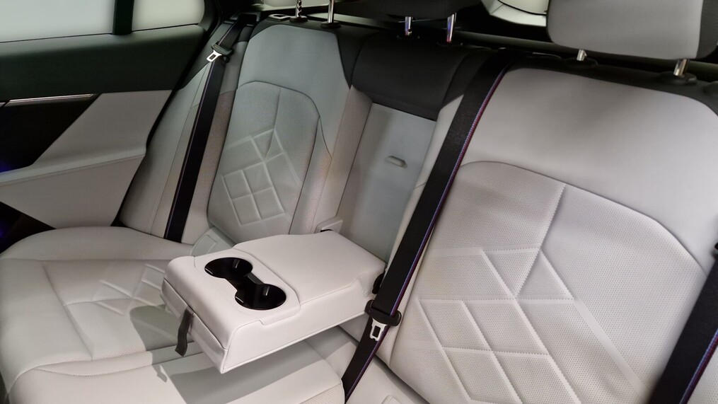BMW Serii 5, 530