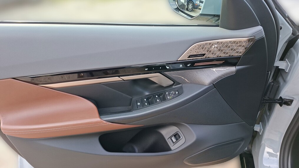 BMW Serii 5, 520