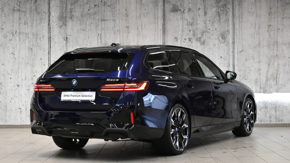 BMW Serii 5, 530