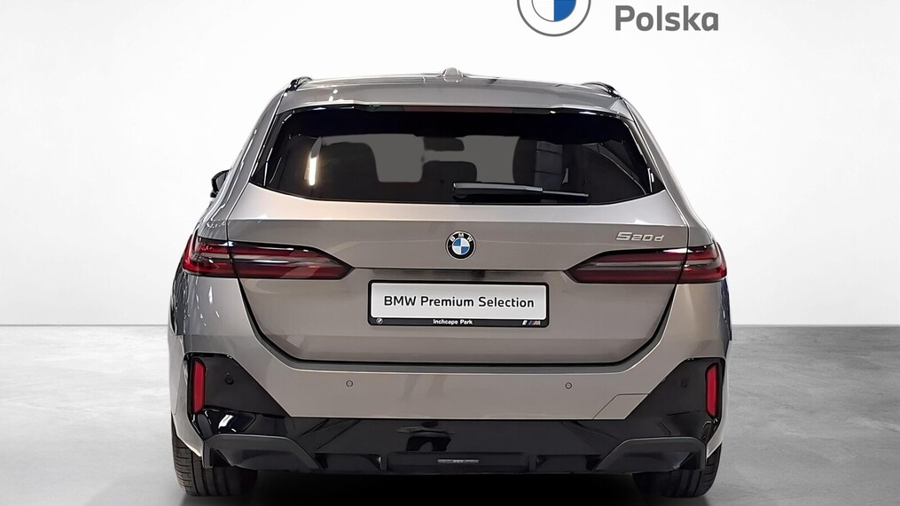 BMW Serii 5, 520