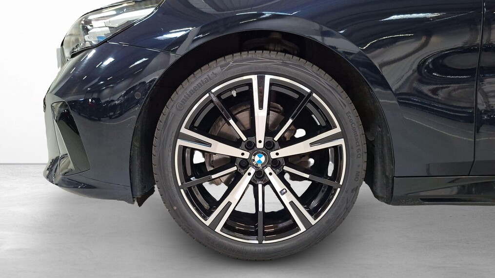 BMW Serii 5, 520