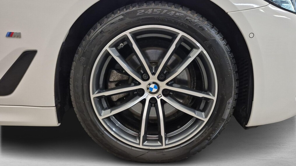 BMW Serii 5, 520