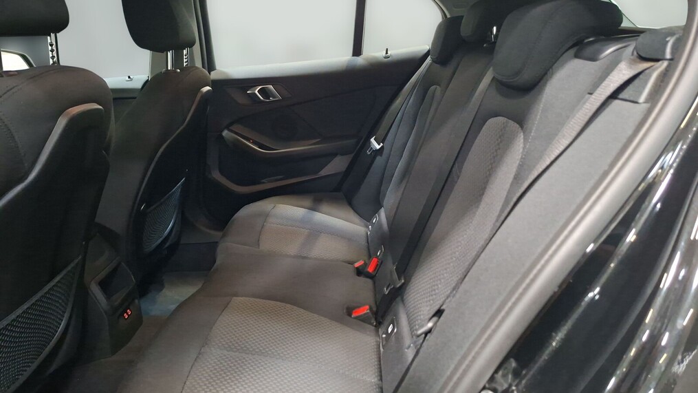 BMW Serii 1, 118