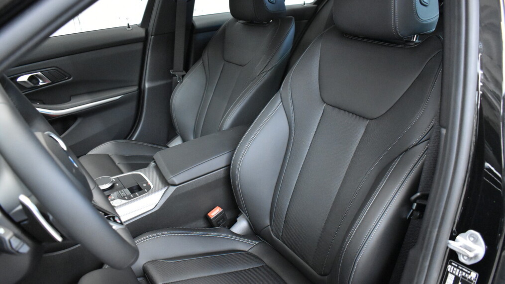 BMW Serii 3, 330