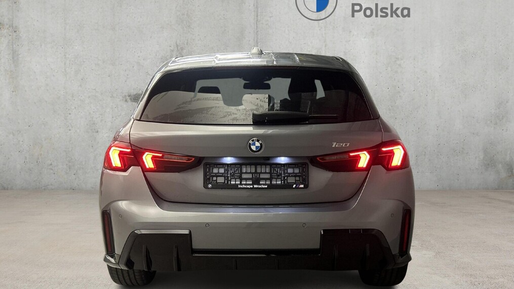 BMW Serii 1, 120