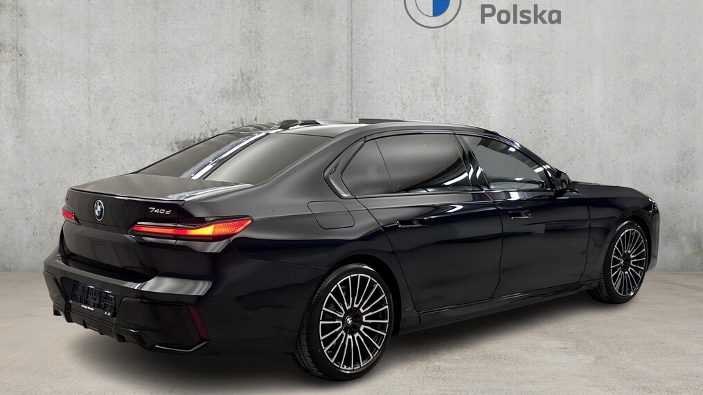 BMW Serii 7, 740
