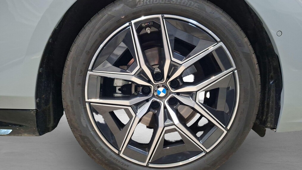 BMW Serii 5, 520