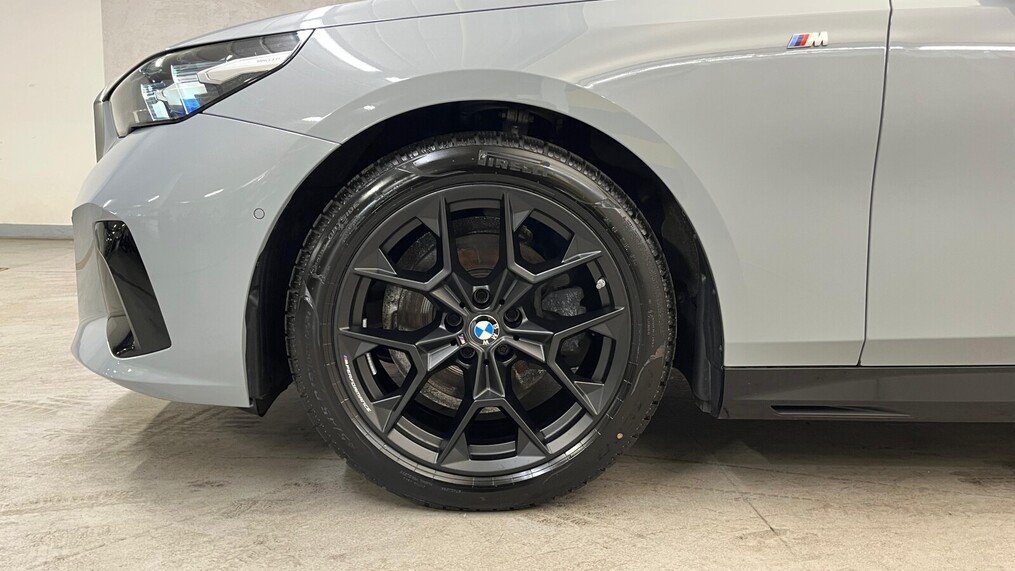BMW Serii 5, 520