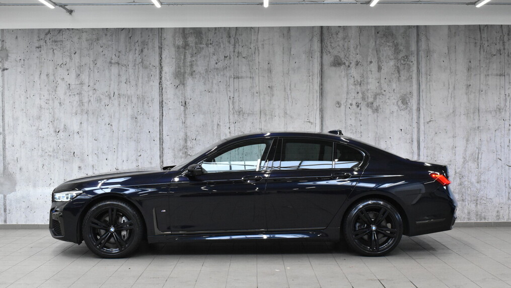 BMW Serii 7, 730