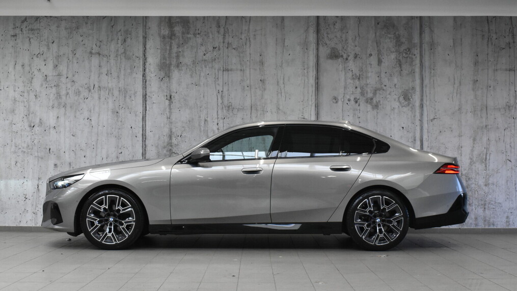 BMW Serii 5, 520