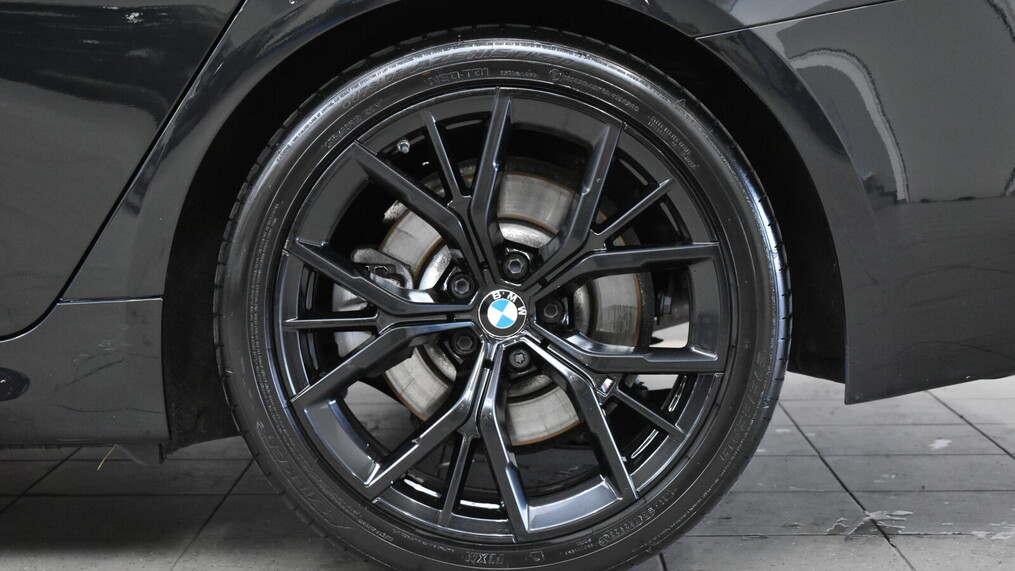 BMW Serii 5, 520