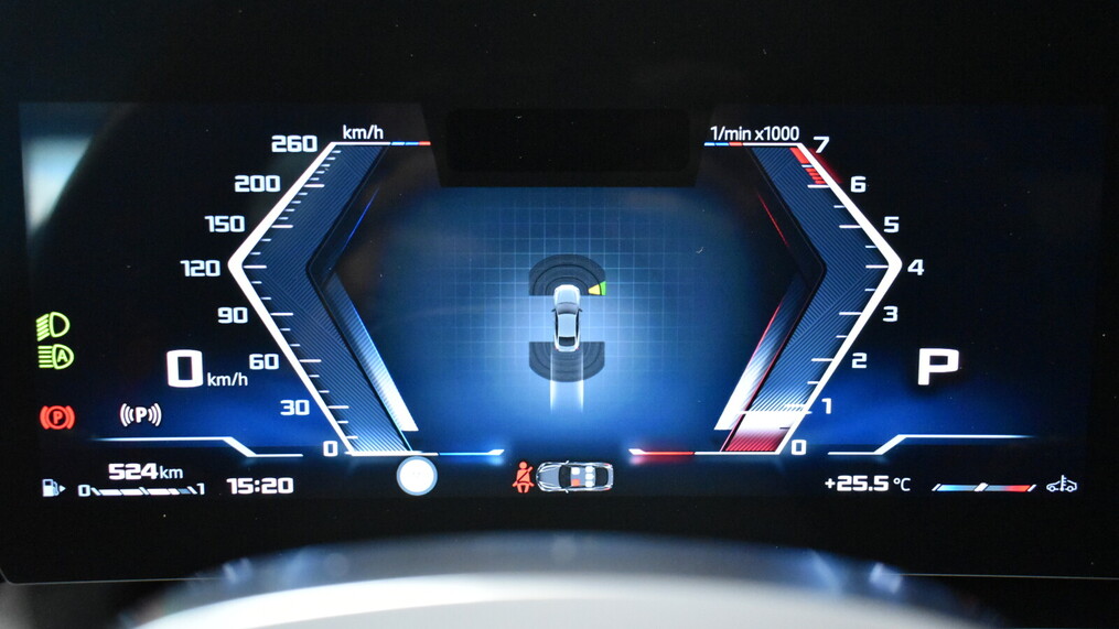 BMW Serii 2, 235