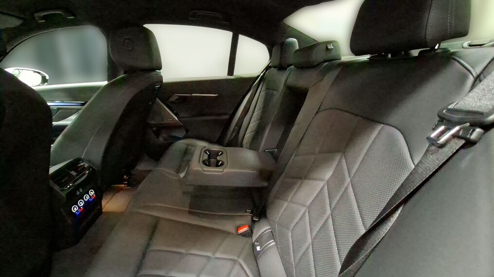 BMW Serii 5, 520