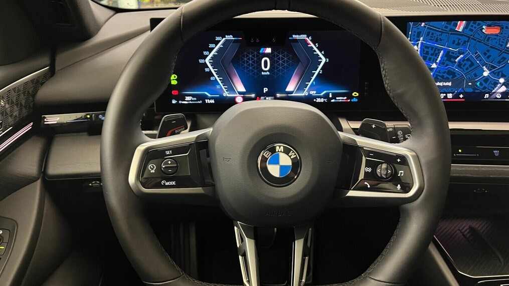 BMW Serii 5, 520