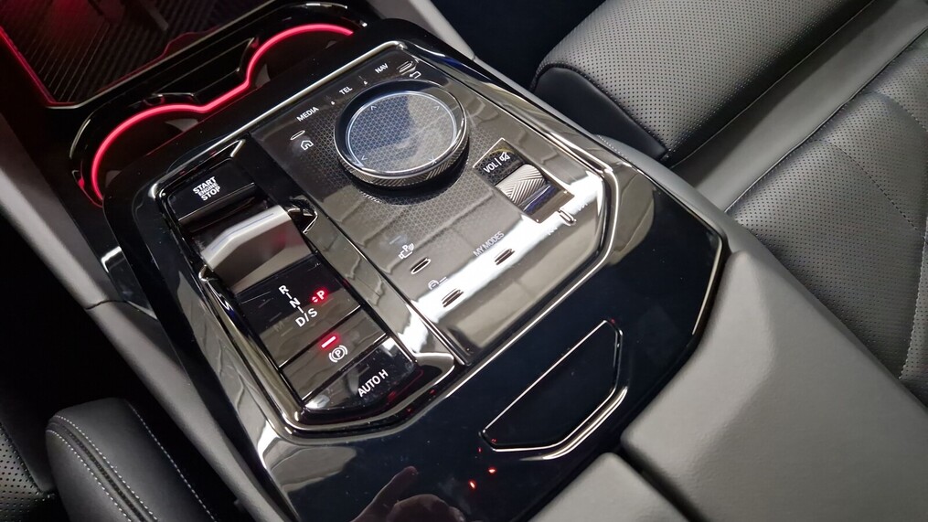 BMW Serii 5, 520