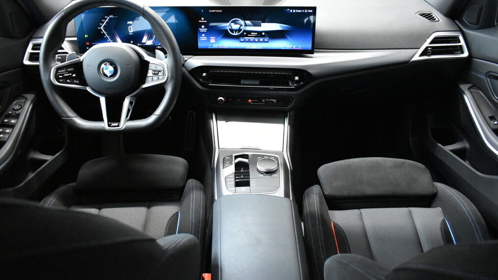 BMW Serii 3, 330