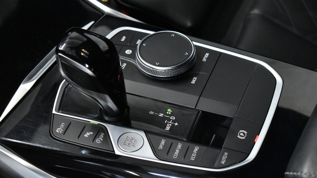 BMW Serii 3, 330