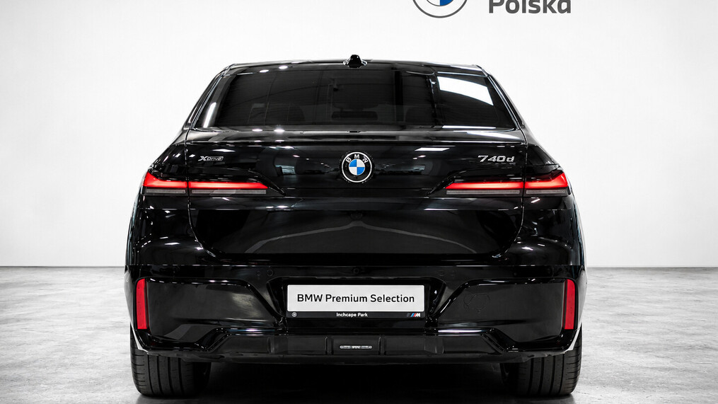 BMW Serii 7, 740