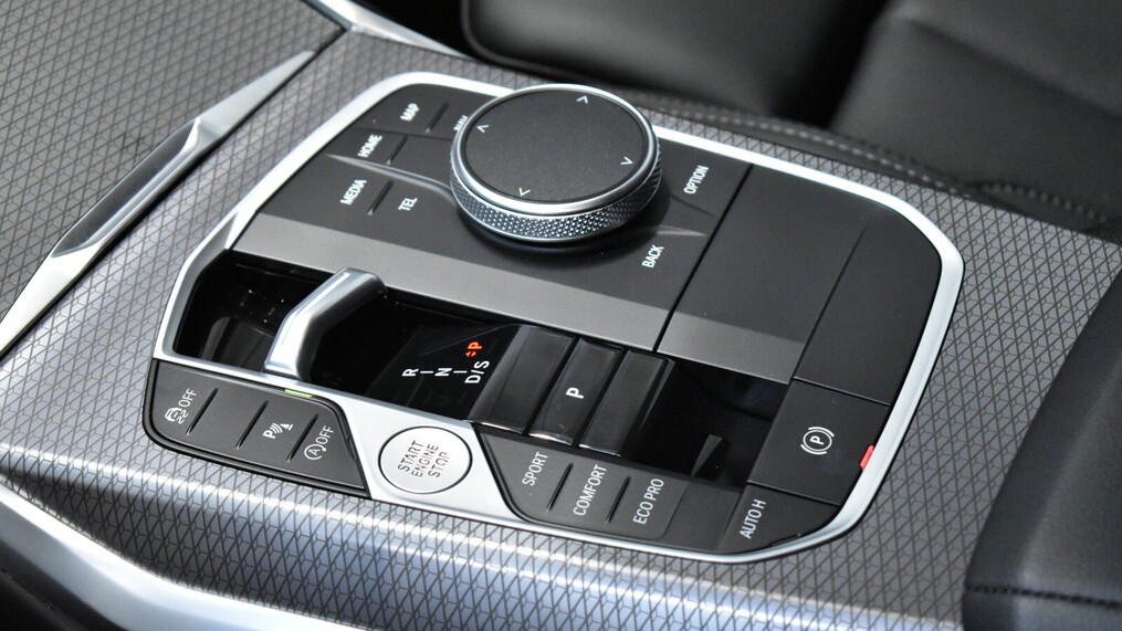 BMW Serii 3, 318