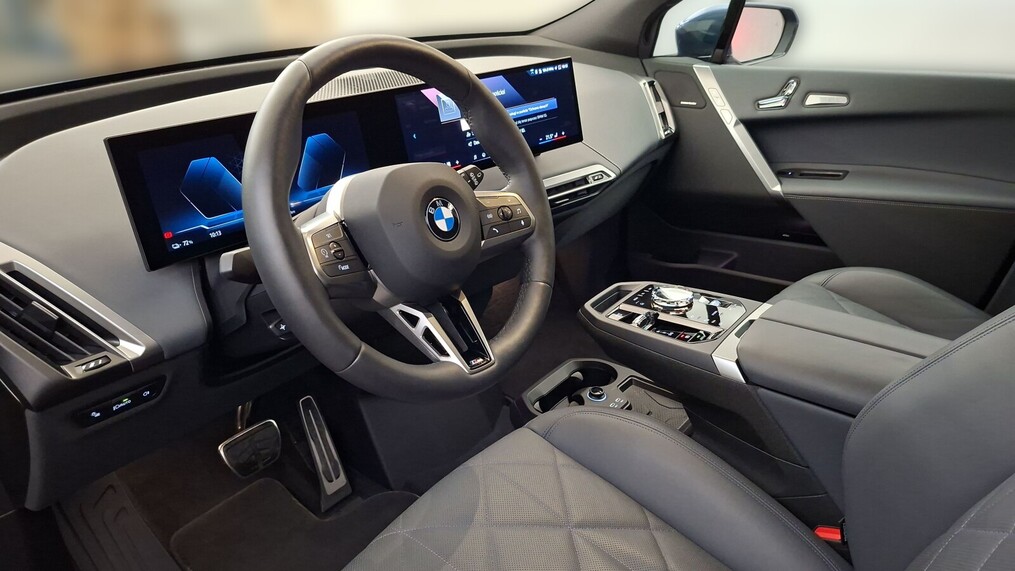 BMW iX