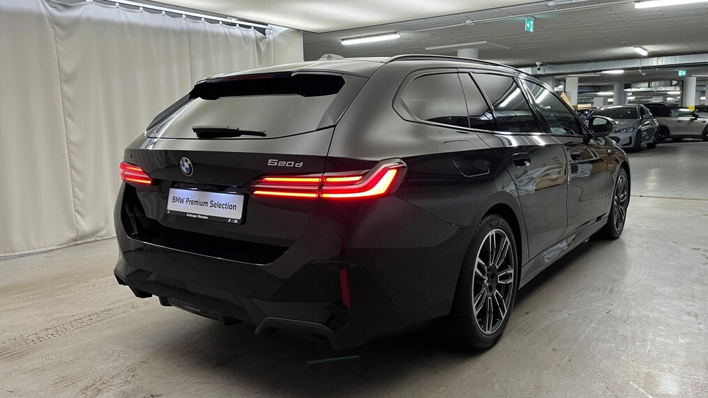 BMW Serii 5, 520