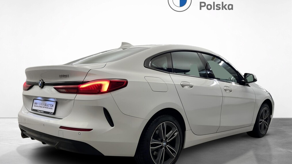 BMW Serii 2, 218
