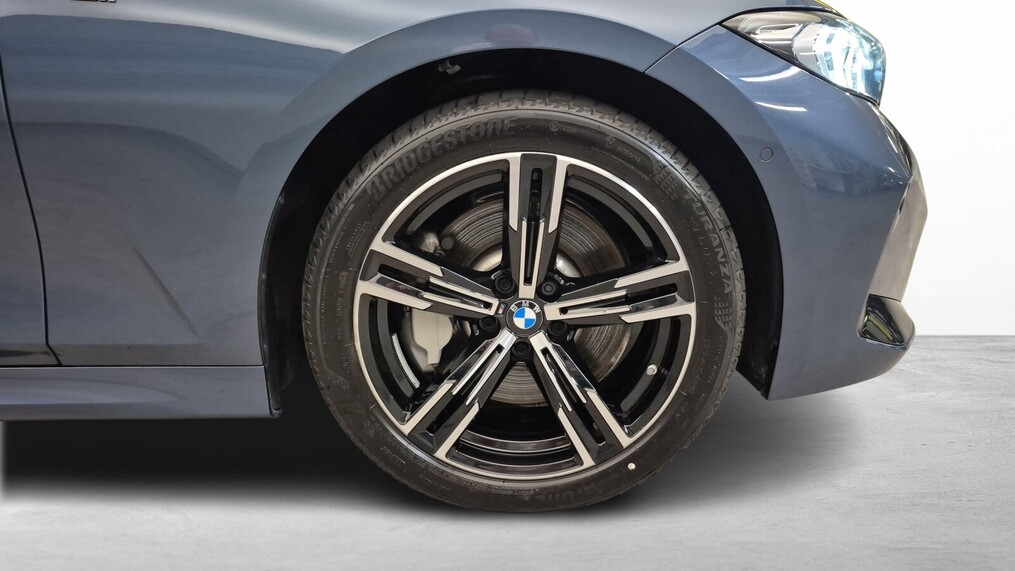 BMW Serii 3, 330