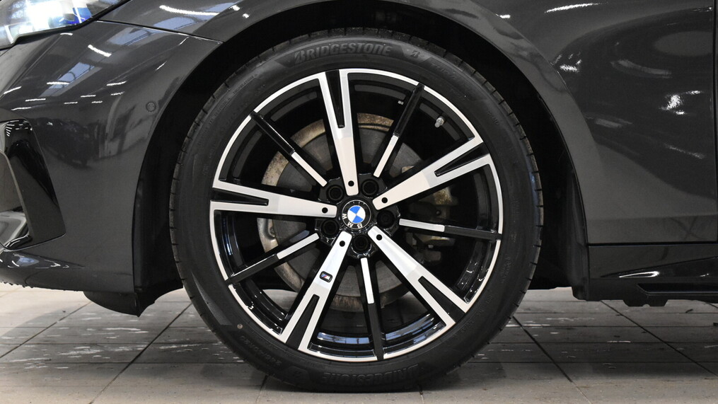 BMW Serii 5, 520
