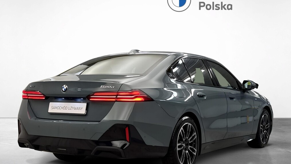 BMW Serii 5, 520