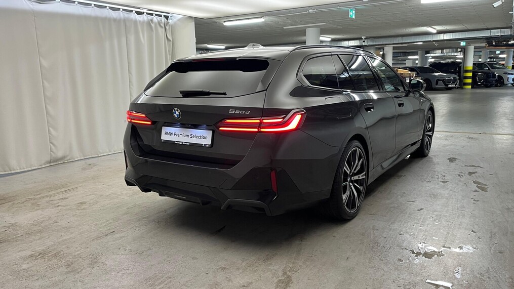 BMW Serii 5, 520