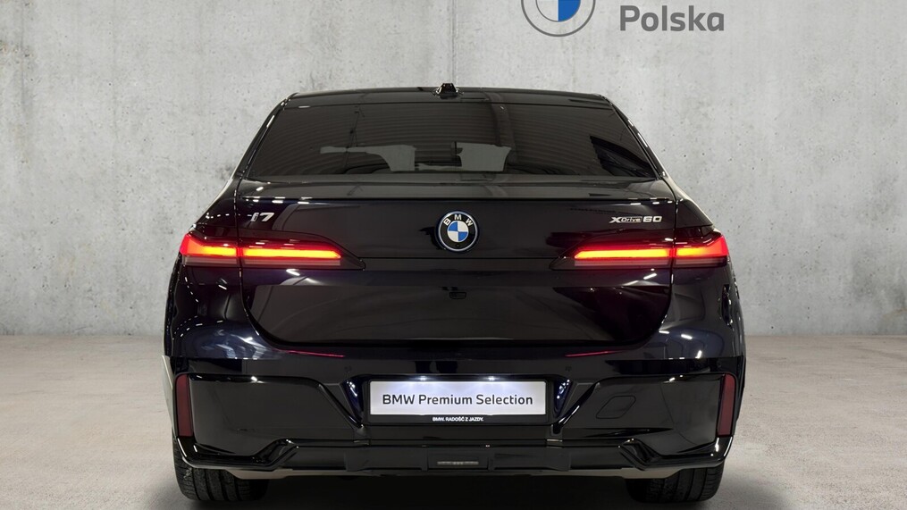 BMW Serii 7, i7
