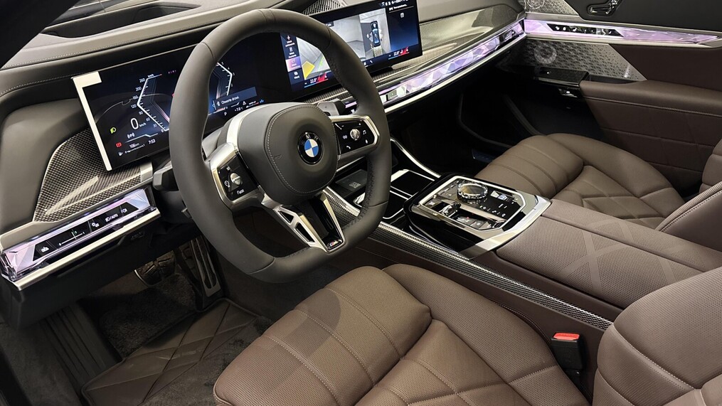 BMW Serii 7, 740