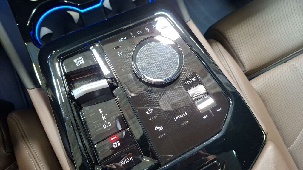 BMW Serii 5, 520