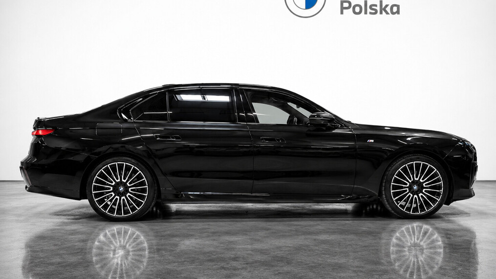 BMW Serii 7, 740