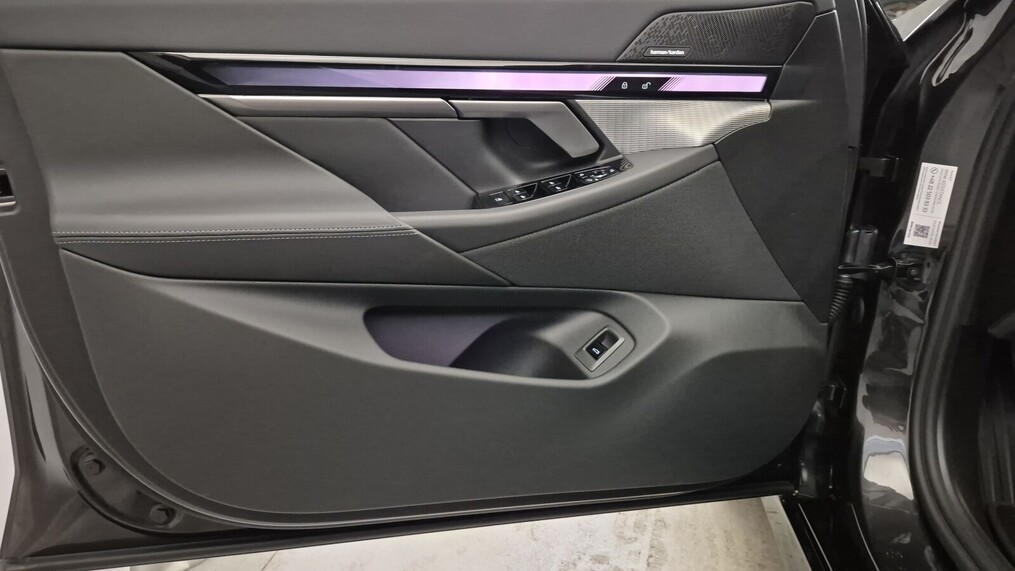 BMW Serii 5, 520