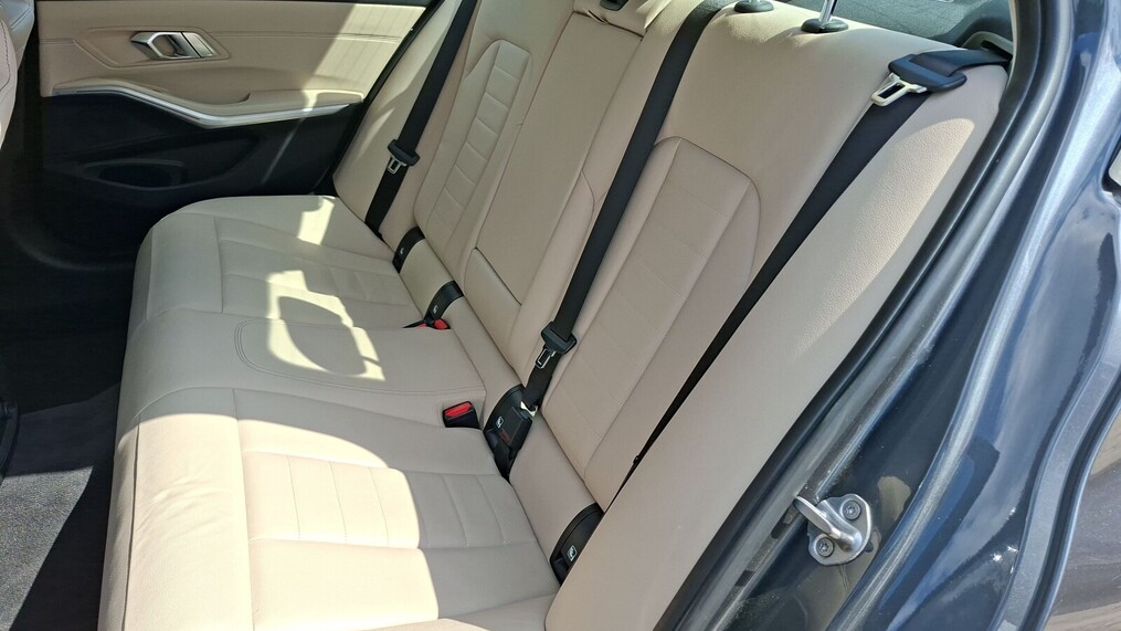 BMW Serii 3, 320