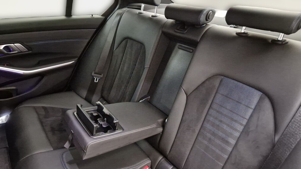 BMW Serii 3, 320