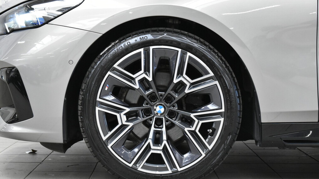 BMW Serii 5, 520