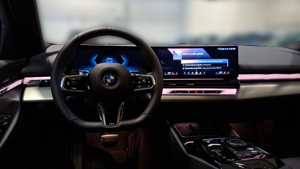BMW Serii 5, 520