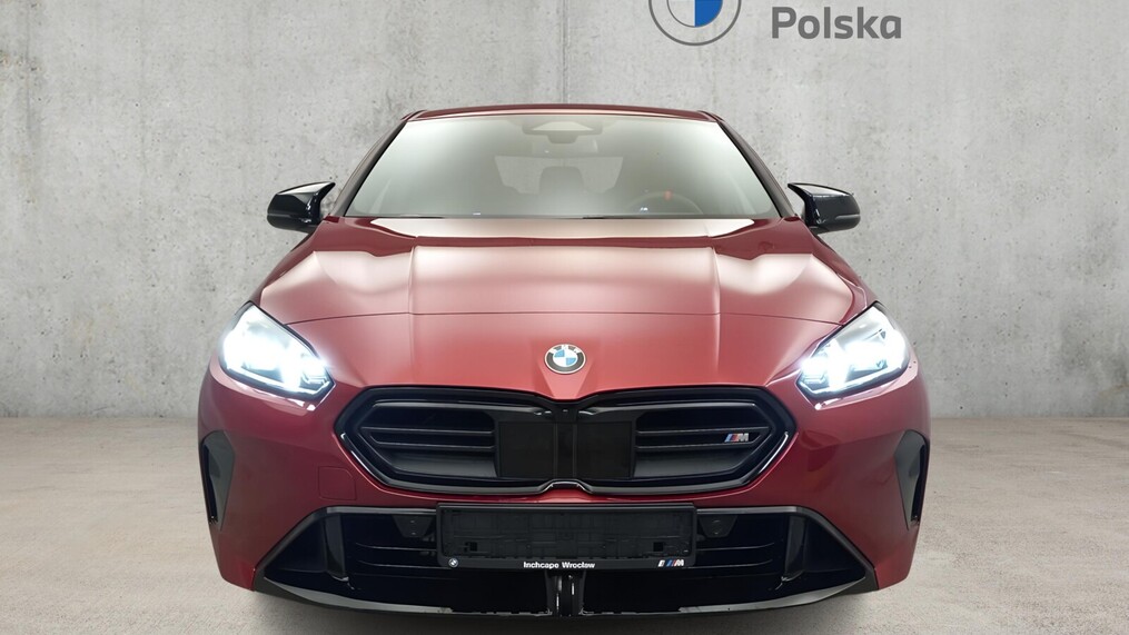 BMW Serii 2, 235