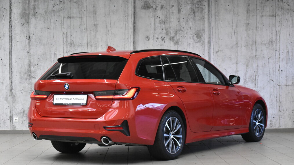BMW Serii 3, 330