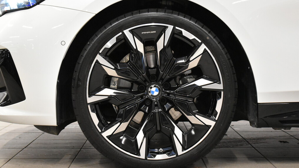 BMW Serii 5, 520