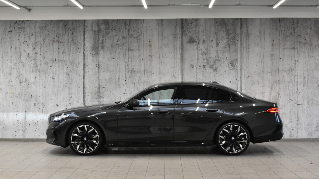 BMW Serii 5, 520